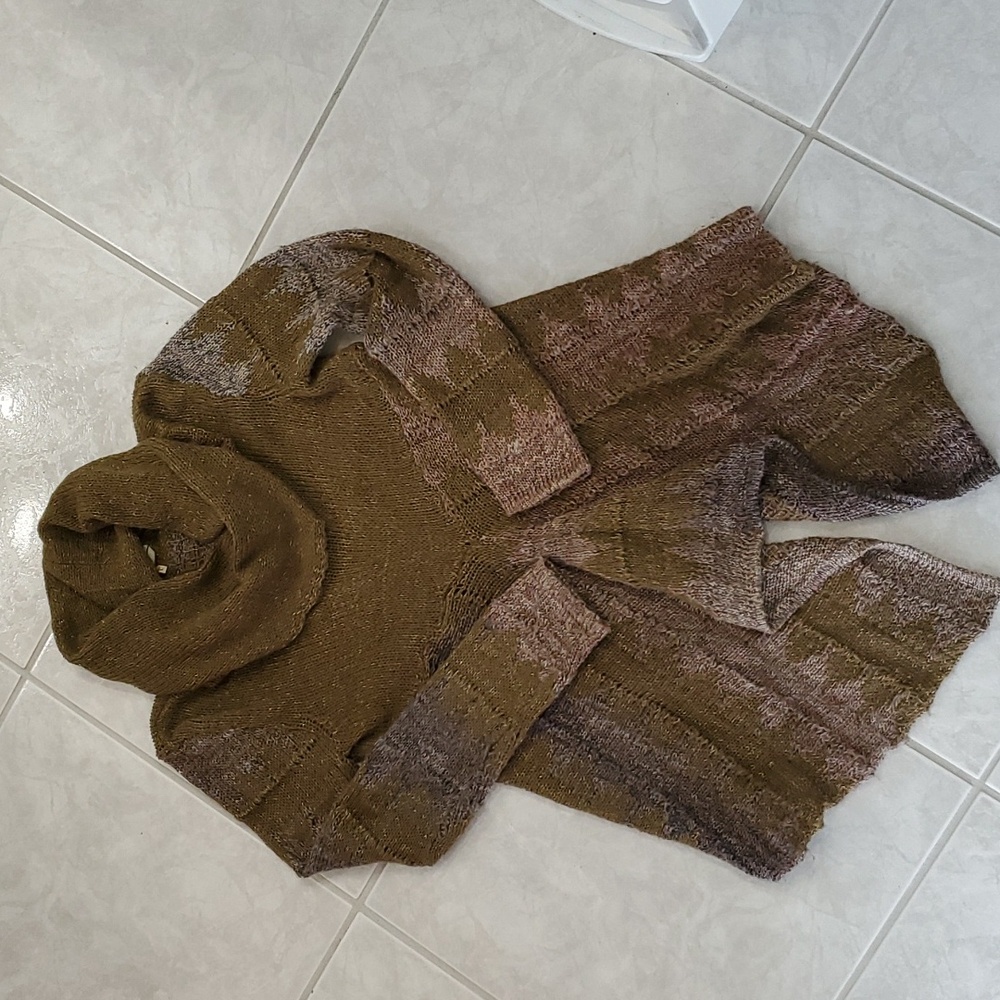 BKE sweater
